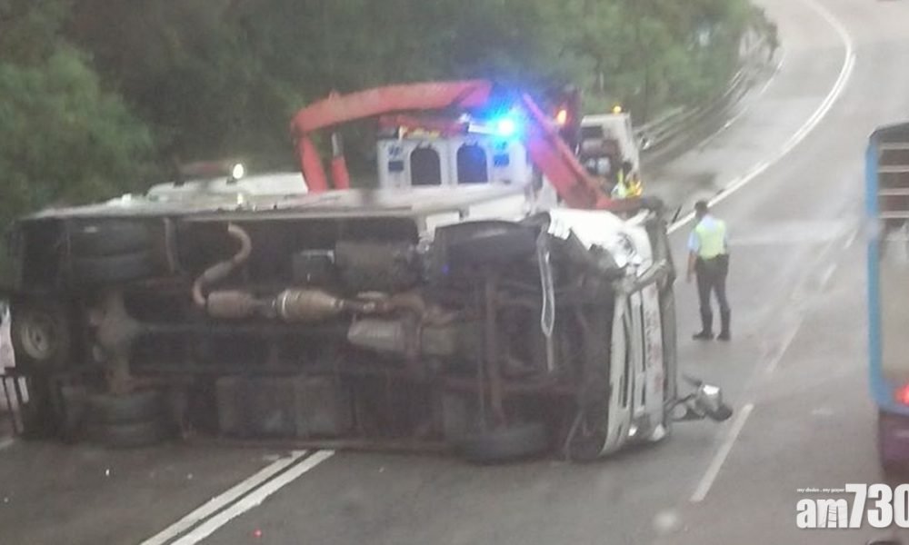 荃灣路運冰車翻側2人傷