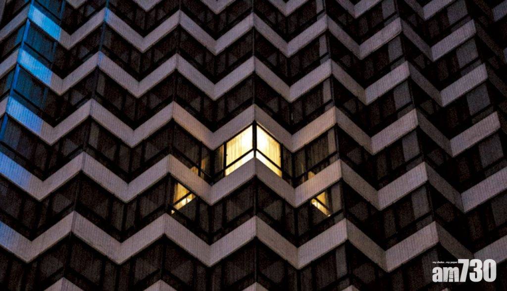 質疑建屋量達標含水分 黃偉綸:社會擔心係健康