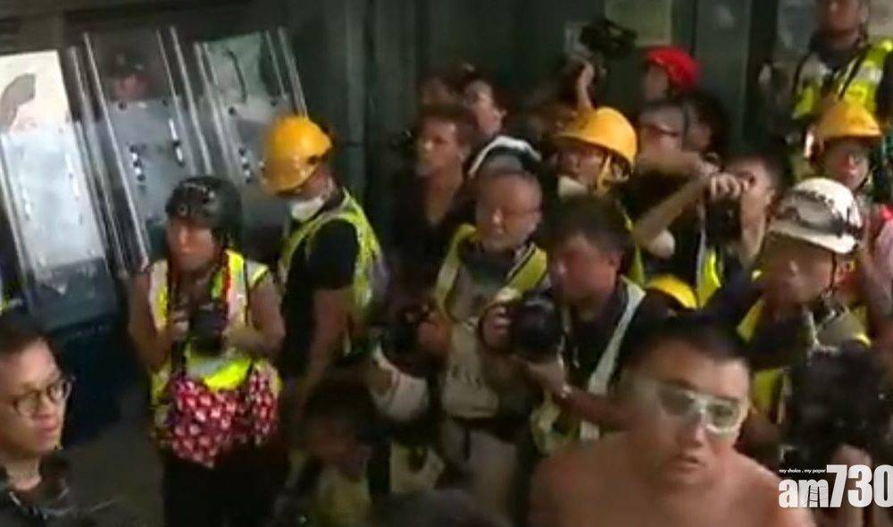 【612圍警總】圍警總擲雞蛋  「佔旺畫家」判囚21個月