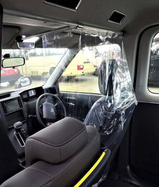 【新冠肺炎】的士商會擬加裝透明床簾　分隔司機位和乘客位