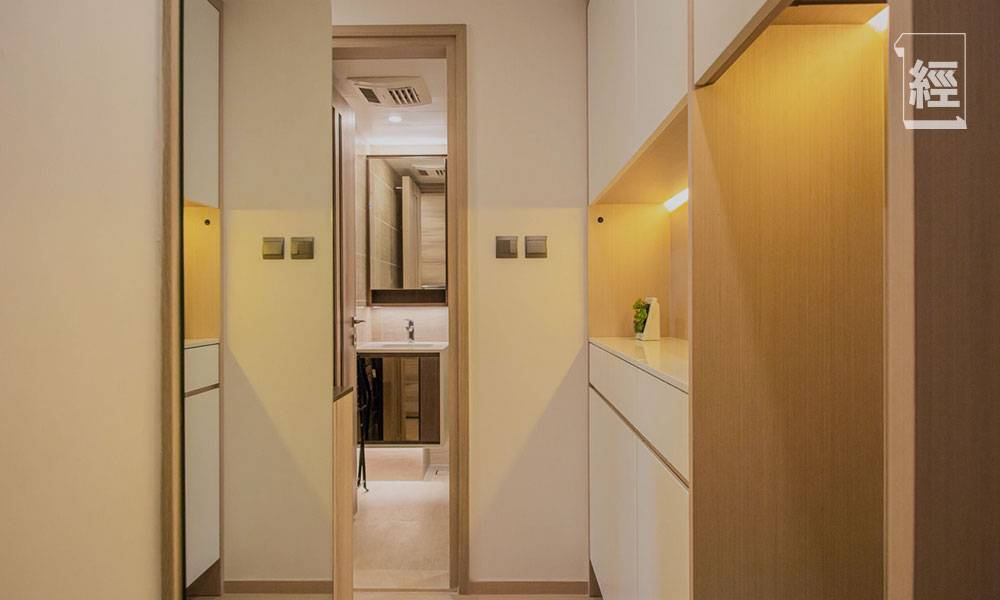 【裝修設計】日式簡約風266呎單位 樓底不足3米仍加「閣樓」變睡房 客飯廳二合一節省空間
