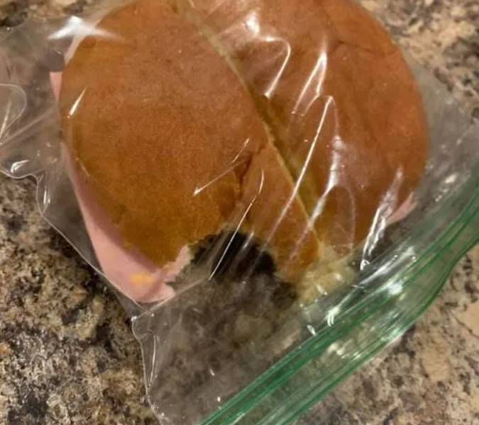  【網上熱話】丈夫帶麵包返工 美婦日日咬一啖 原因超感人