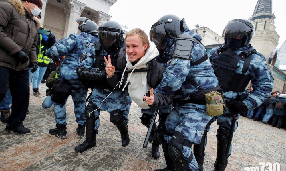  俄羅斯多個城市示威要求釋放納瓦爾尼 逾3000人被捕