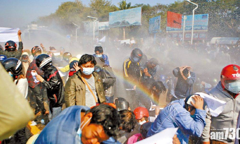  武力驅散 緬甸警射橡膠彈多人傷 示威者頭部中槍命危