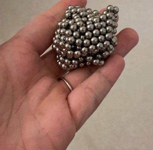  英12歲科學迷吞54粒磁珠做實驗 結果……