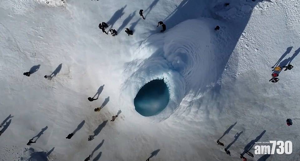 打卡熱點｜哈薩克現「冰火山」 溫泉口噴水即結冰