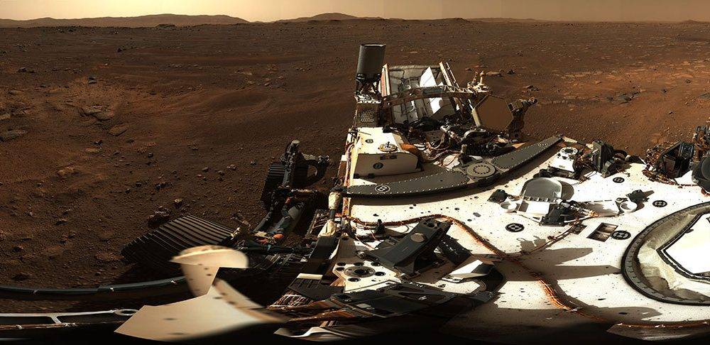  NASA公布毅力號首批火星360度全景照片