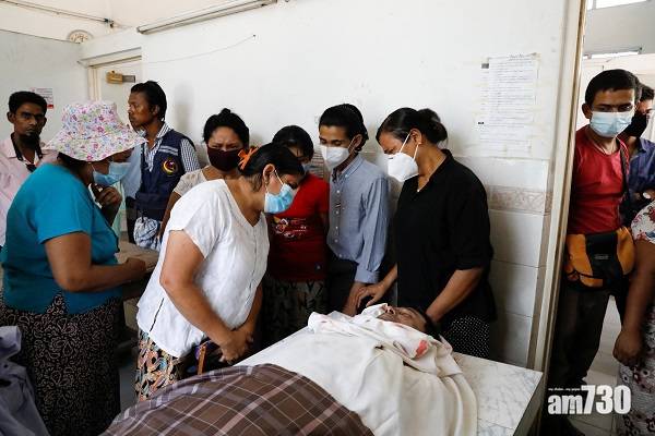  緬甸政變｜昂山政黨高層拘押期間死亡  覆蓋身上白布染血跡