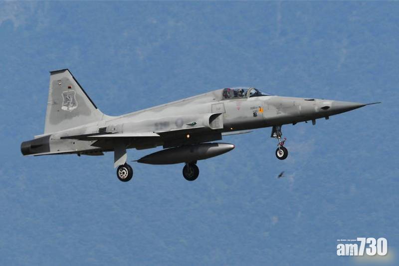  台兩架F-5E戰機疑擦撞後墮海 機師1死1失蹤