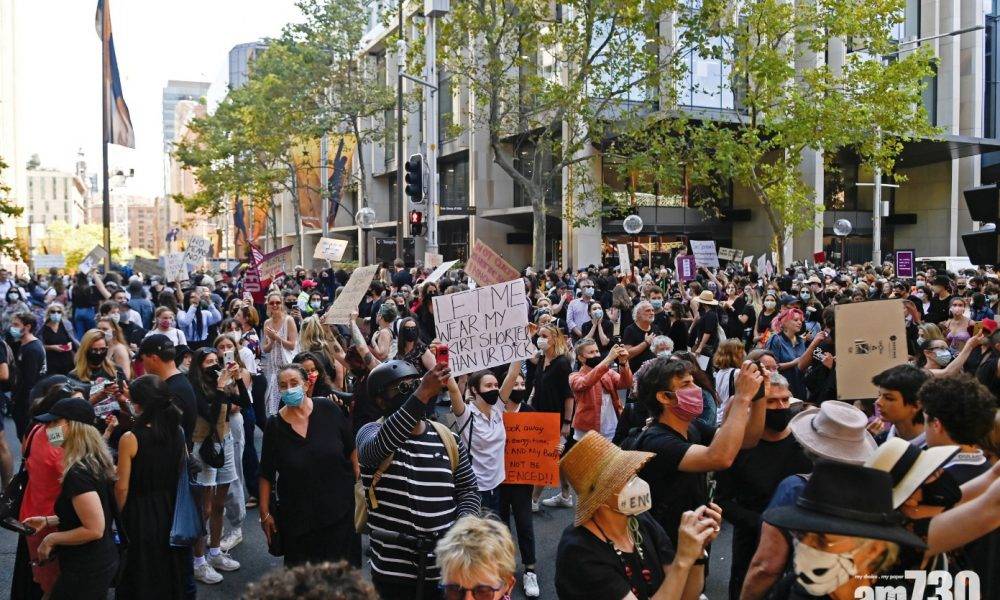  #MeToo｜高官捲性侵指控 澳洲逾40城市黑衣遊行抗議性暴力