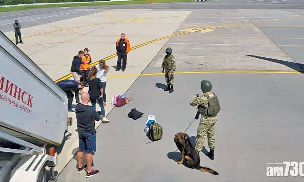  稱炸彈威脅戰機逼降客機 為拘異見記者白俄被指劫機