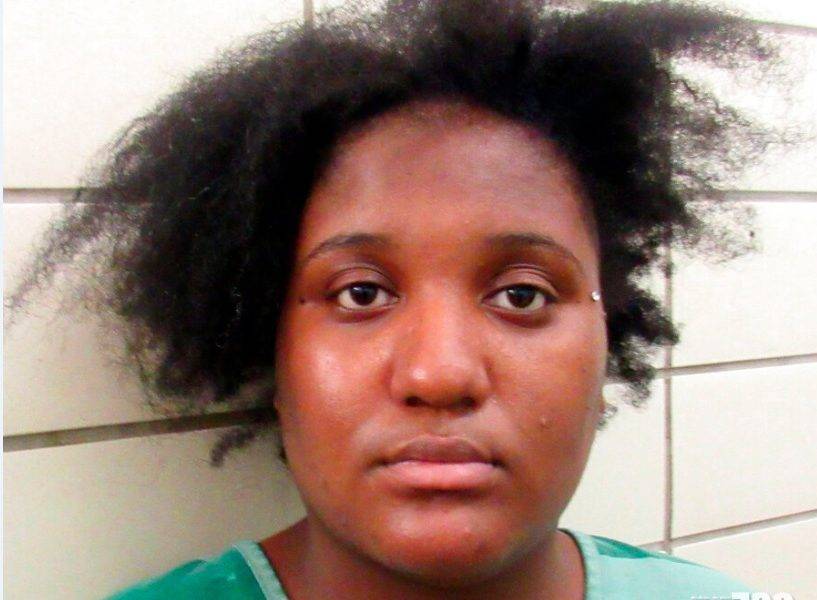  倫常兇案｜德州狠母30多刀刺斃7歲女兒 被捕時直認「是我做的！」