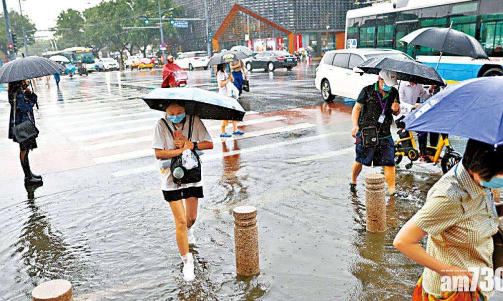  雨勢不斷 陸空交通受影響 北京暴雨 過萬人疏散