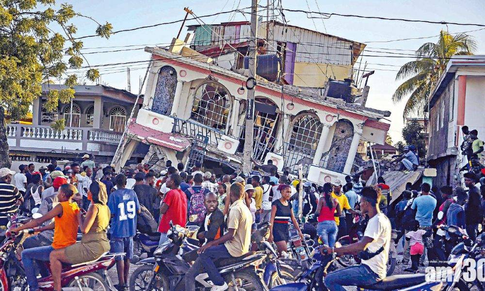  破壞嚴重 海地7.2級地震 逾300死1800傷