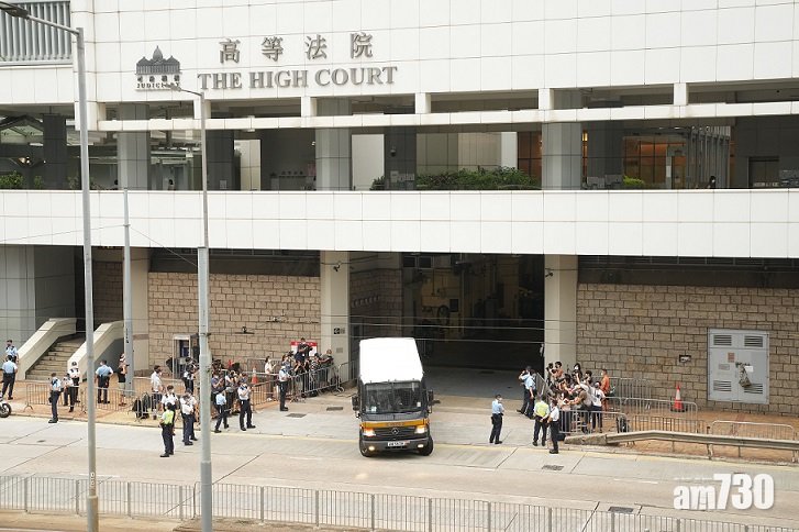 港區國安法｜涉張貼海報恐嚇唐英傑案3法官　41歲男被控展示煽動刊物由國安法官審理