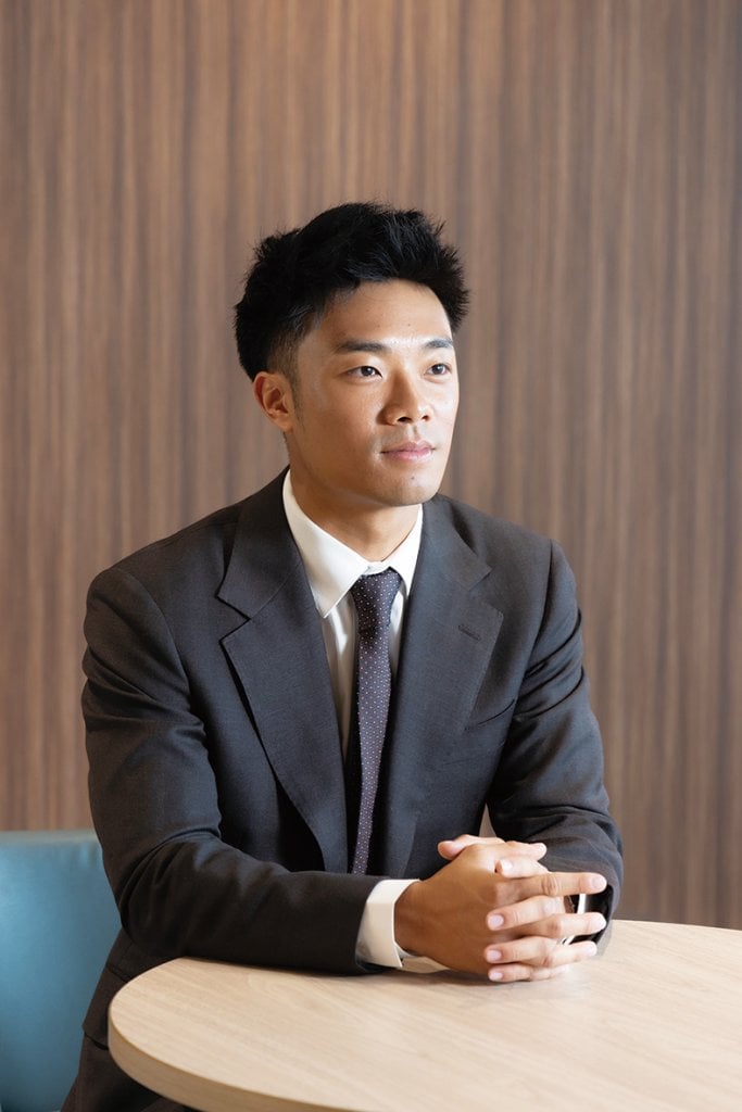友邦精英學院jeffery lam 主動加入AIA的Jeffery,期望累積行業經驗,一步步裝備自己,成為客戶值得信賴的財務策劃顧問。