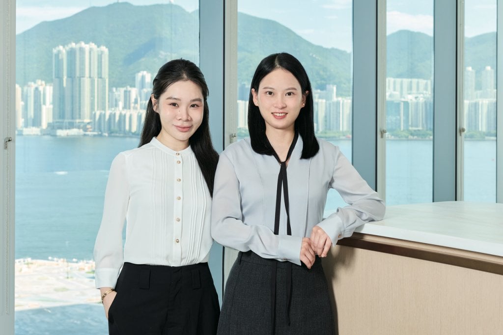 張曉 宏利ceo計劃 (左起)宏利高級經銷經理施薇及宏利財富管理經理張曉
