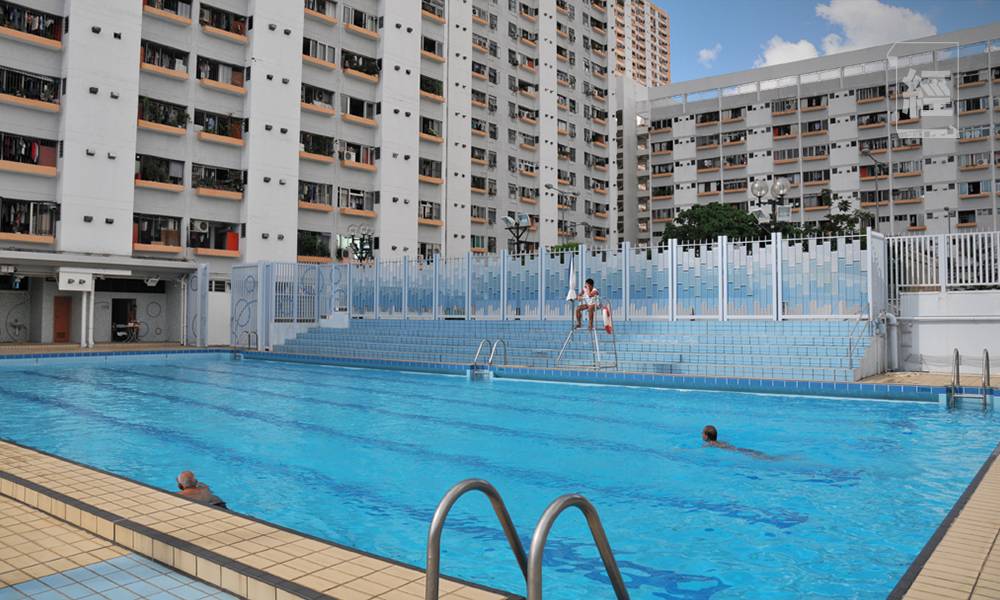 公屋 乙明邨內設泳池。
