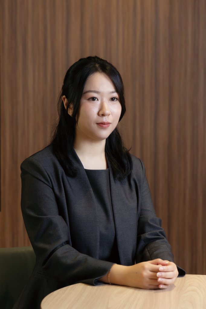 友邦精英學院alyson huang 「路雖遠,行則將至;事雖難,做則必成」是Alyson的信念。她認為在事業路上要保持動力和堅持,才能走得長遠。
