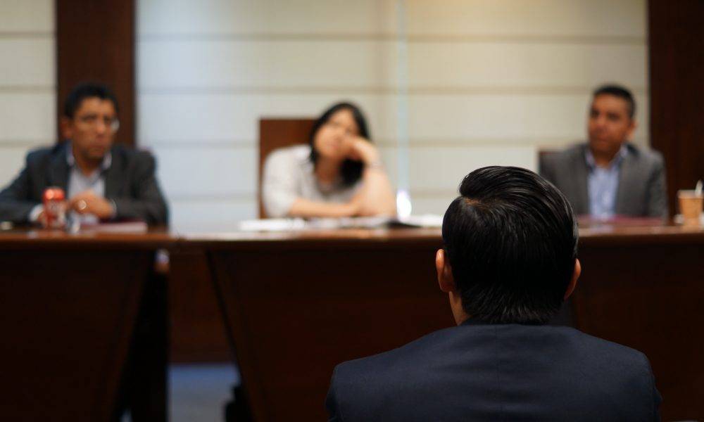 香港律師月薪30萬辛酸史：我份工好馨香？細個畀人呃以為坐下就賺錢