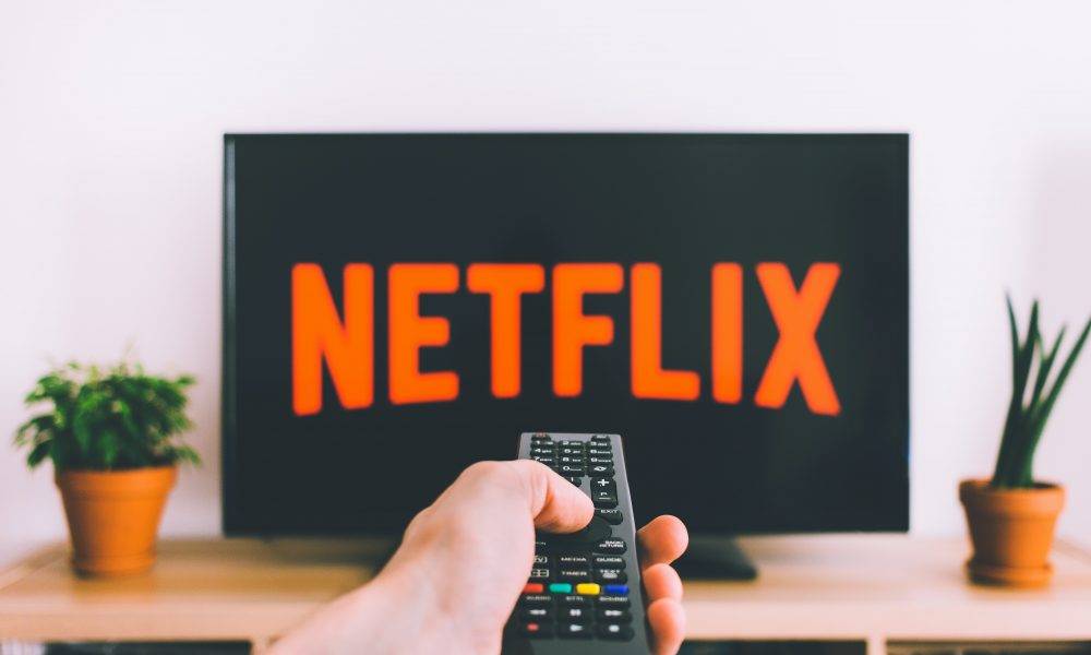 Netflix打擊「夾Plan」殺到香港 非同住用戶要點收費？3種破解方法大公開！