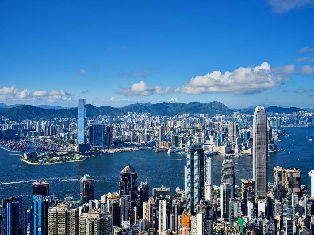 香港 九運 風水大師李居明預言樓市：基本上玩完了！