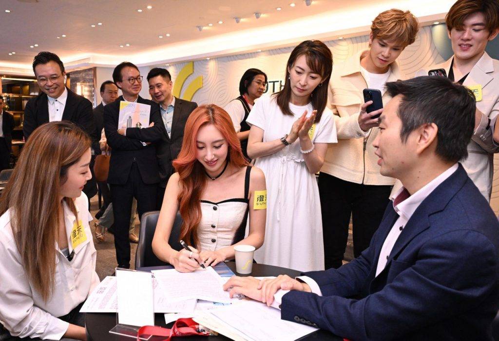  蔡卓妍 澄天 許靖韻自 2017 年買入自己公司樓盤後，今次再度入票，目標二房單位。