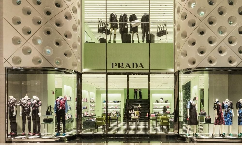 彭博：Prada考慮收購Versace  傳開始進行盡職審查