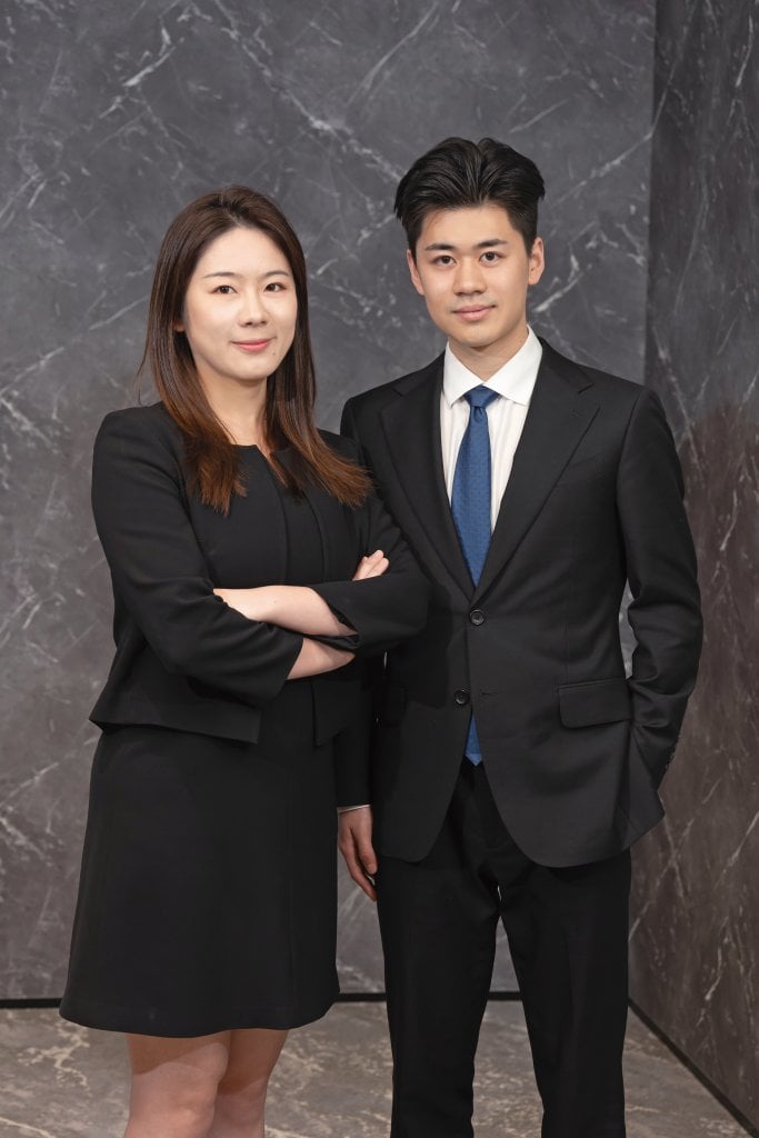jackson xie 上司Chelsea(左)欣賞Jackson超卓的學習和反思能力,短時間已見到他的進步,無論業績和職級也有驕人成果。