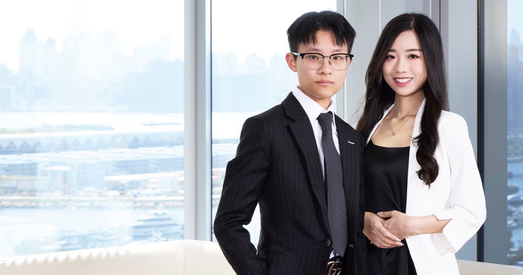 劉寶恩 宏利ceo計劃 (左起)宏利經銷經理翟穎霖(Argus)及宏利財富管理經理劉寶恩(Nicole)