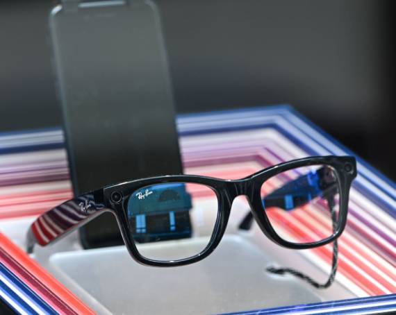 Meta斥30億歐元入股 Ray-Ban品牌眼鏡生產商  挑戰Apple與Google