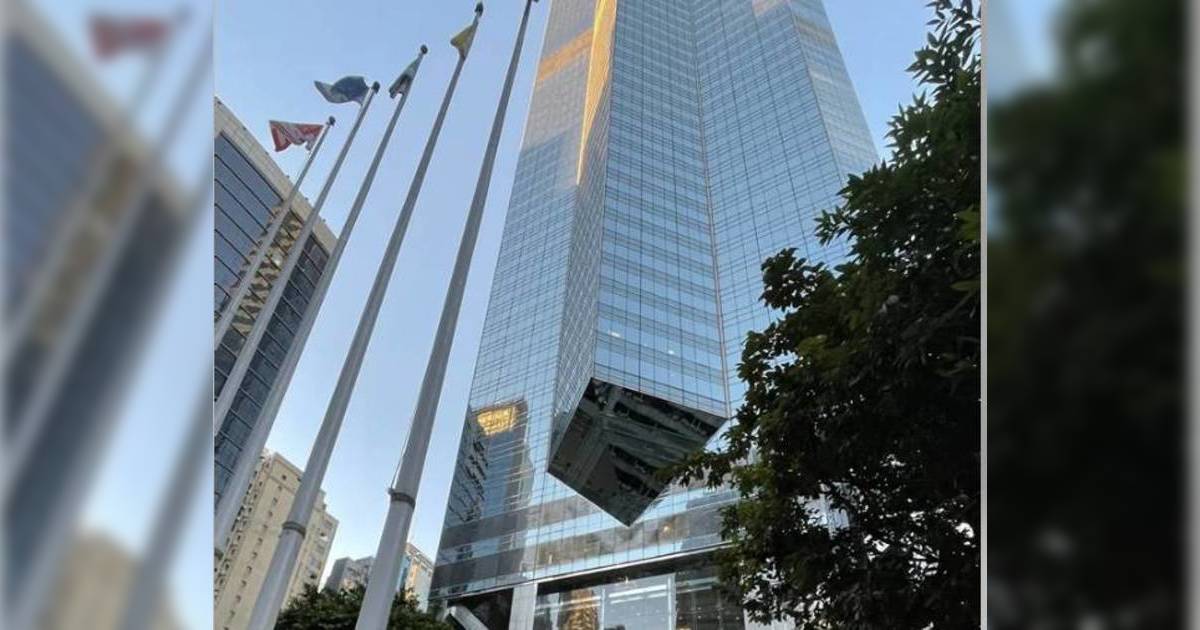 李嘉誠痛擊湯文亮！紀惠蝕3.4億賣中環中心+曾向誠哥抽水豪言「贏到無倫」如今輸到渣都無？