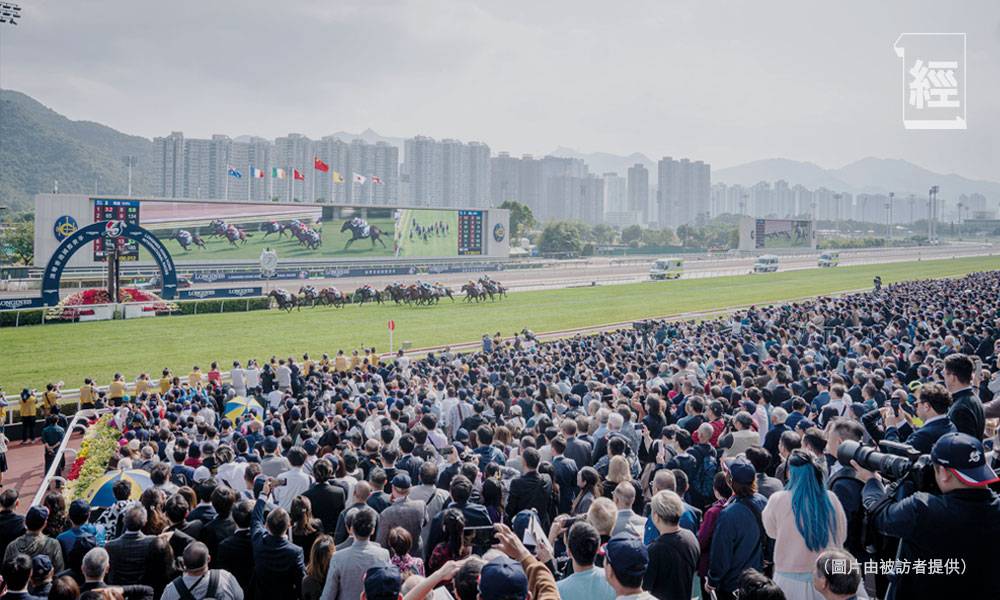 香港賽馬會 每年12月舉行的「浪琴香港國際賽事」是舉世矚目的體壇盛事,當日舉行四場國際一級賽,吸引世界頂級馬匹及團隊雲集香港,競逐殊榮,並有助推動本地旅遊及經濟發展。(圖片來源:由被訪者提供)