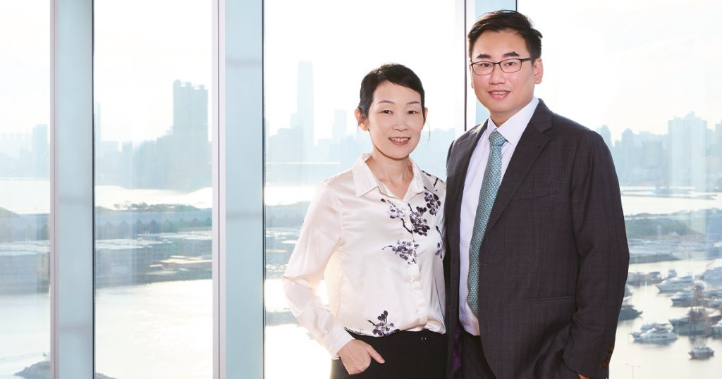 楊倩 宏利ceo計劃 (左起)宏利財富管理經理楊倩及宏利高級經銷經理徐之昂(Stanley)