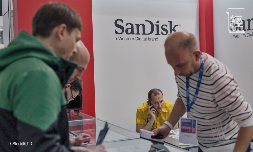 黃仁勳「點燈」 Sandisk 分拆上市不足一年股價升 10 倍 高追定係接火棒？