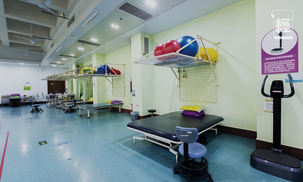 一場大病選擇到深圳養老 76歲港人鄭太：已不打算回港︳封面故事