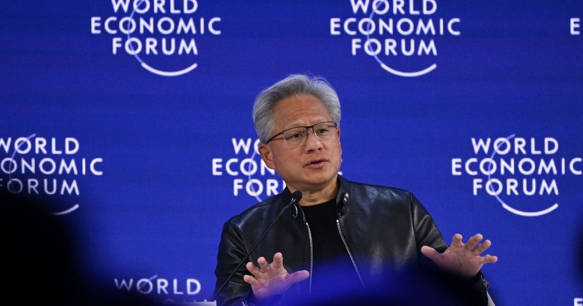 【AI職場大洗牌】黃仁勳：毋須讀博士！水電佬年薪將可達呢個瘋狂數字 專家反預警「白領大屠殺」殺到