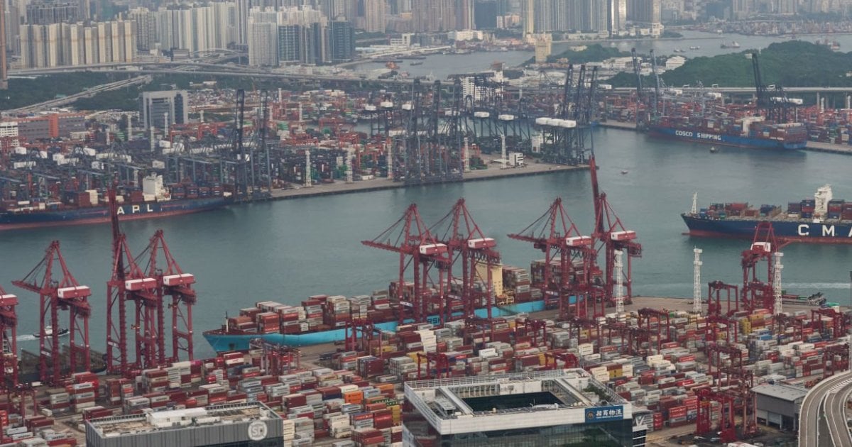 香港港口貨櫃吞吐量跌穿 1,300 萬 創 30 年新低！葵青碼頭重創近 7% 競爭力響警號