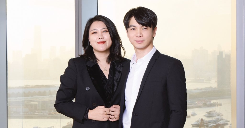 馮嘉華 宏利ceo計劃 (左起)宏利區域經理胡旻(Minna)及宏利財富管理經理馮嘉華(Laurence)