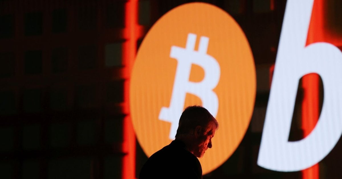 【信仰考驗】MicroStrategy 季蝕 124 億美元！比特幣跌穿 $76,000 成本價 Michael Saylor 罕有鬆口：賣幣是選項