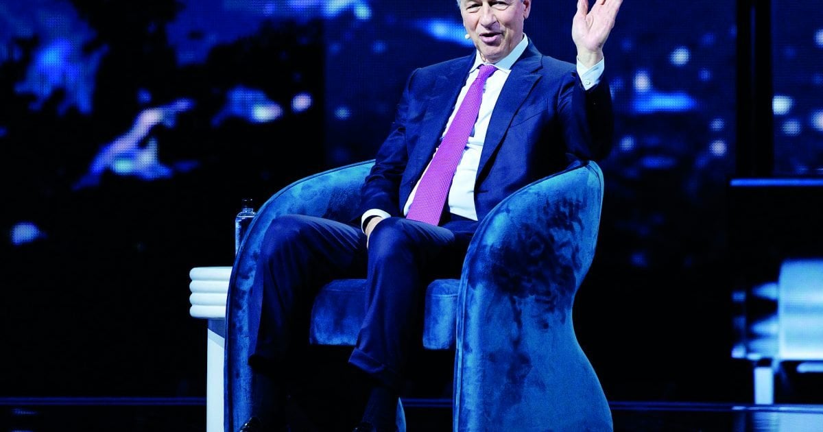 Jamie Dimon Sees an End on the Horizon.But Not Yet.  －By Andy Serwer and Rebecca Ungarino , BARRON＇S