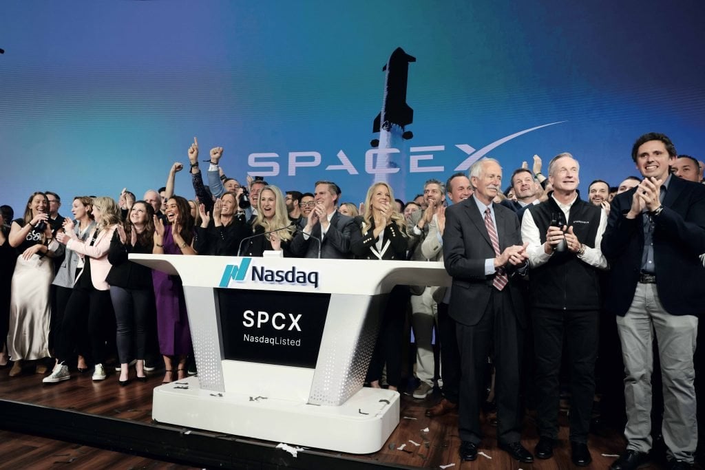 emboldened by SpaceX executives celebrate the company's IPO in New York.(圖片來源:Photo by Spencer Platt/Getty Images)