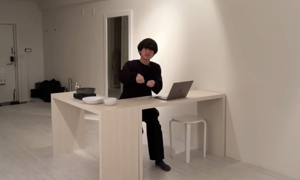 日本極簡奇才「澀谷先生」完美減法生活、全屋僅4件家具！靠黑、白、灰3大色調逆襲精緻消費時代