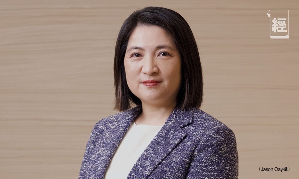 恒生指數公司 恒指 恒生指數公司董事、 行政總裁兼客戶管理總監巫婉雯(Anita)指出,「我們從來都不單止記錄和反映市場,更是一個值得市場信賴、與香港一起邁步向前的夥伴。」