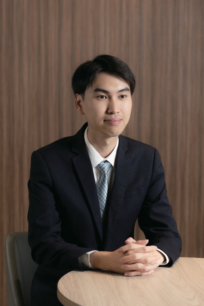 友邦精英學院nicolas liang Nicolas深信,只要用心去做,終究能走出屬於自己的專業之路。他由入行初期的不確定,到今天已逐步建立信心。