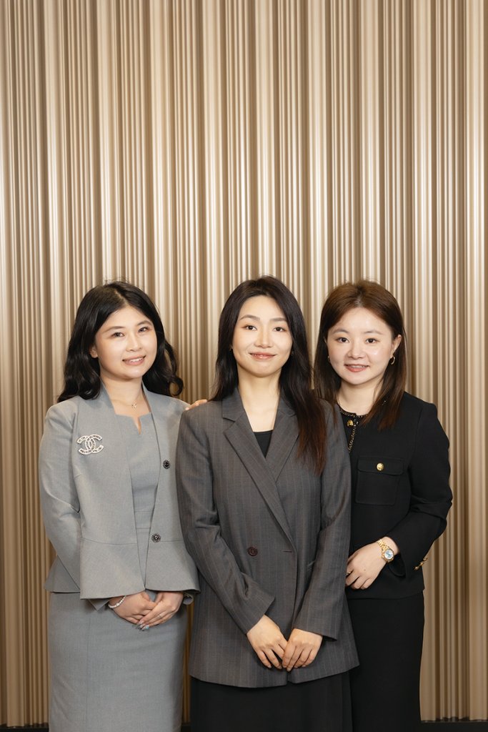 友邦精英學院 mossa 上司Timi(右)及Megan(左)均認為,Mossa最大的優勢在於其成熟自律、沉穩務實,能以穩定心態面對挑戰並持續成長。