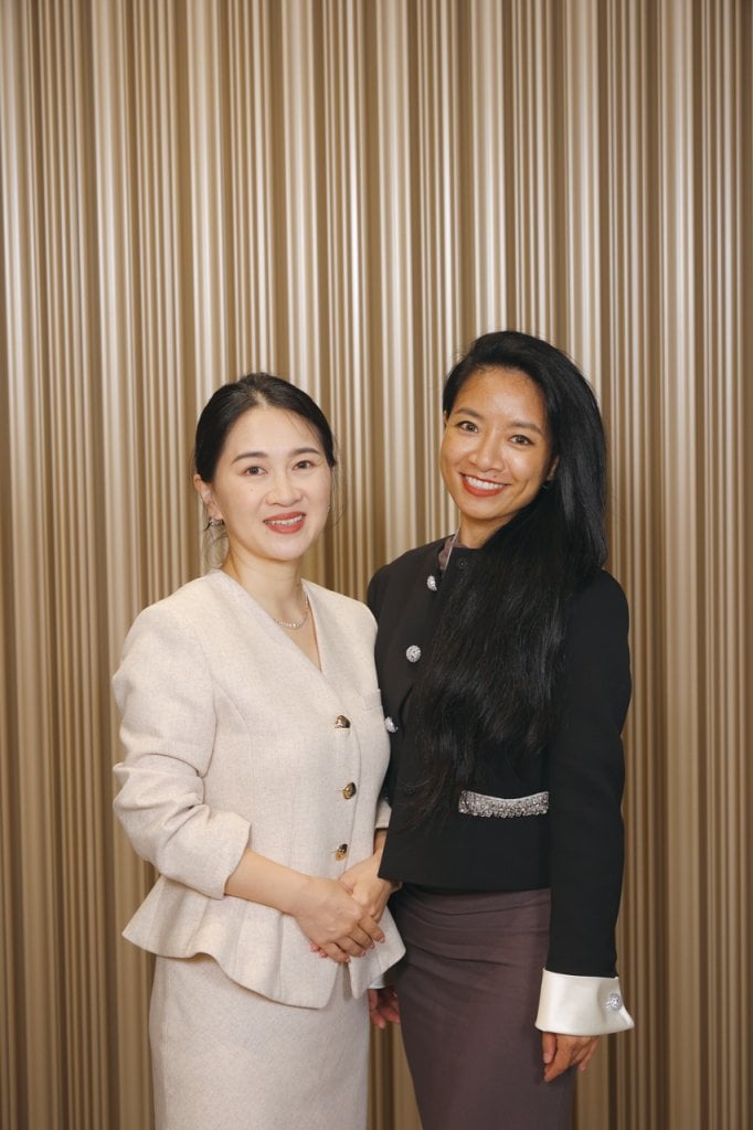 aia premier 上司Gabby (右)的前瞻性思維與優質團隊文化,成為 Jay Jay 轉型路上最強大的實踐後盾,二人成為合拍的團隊夥伴。