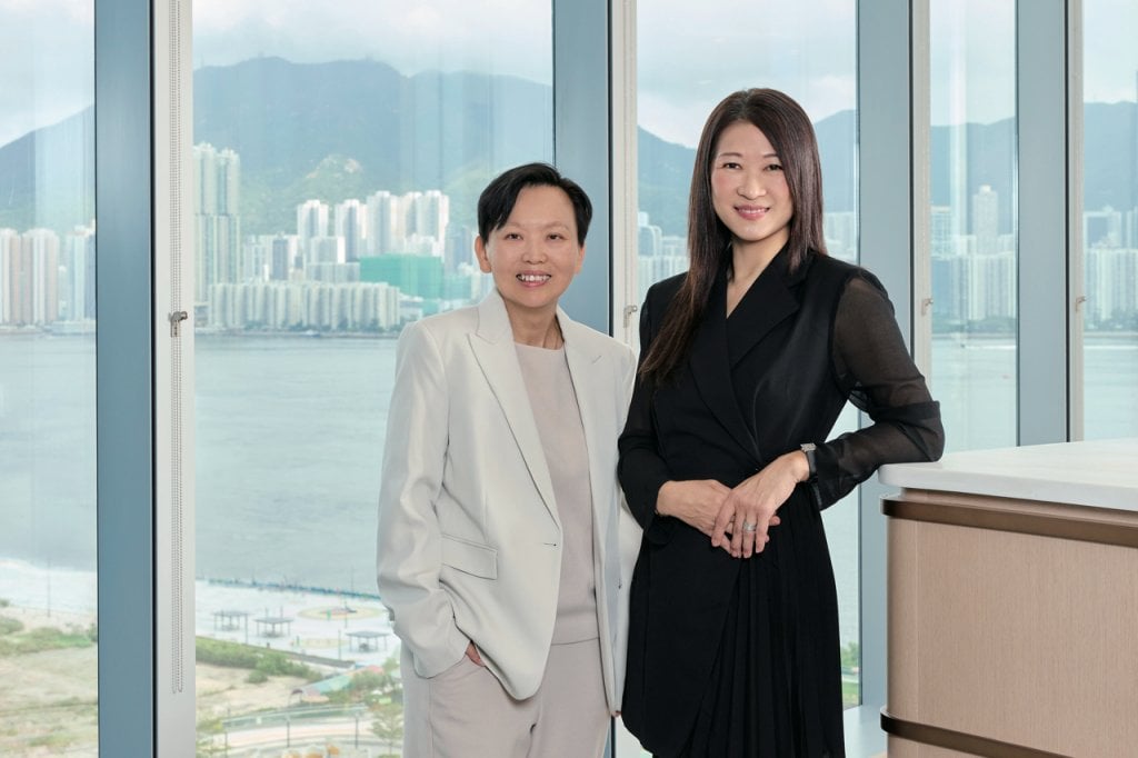 許月瑩 宏利ceo計劃 (左起)宏利財富管理經理許月瑩(Abigail)及宏利私人客戶業務常務合夥人黃紫秋(Diana)