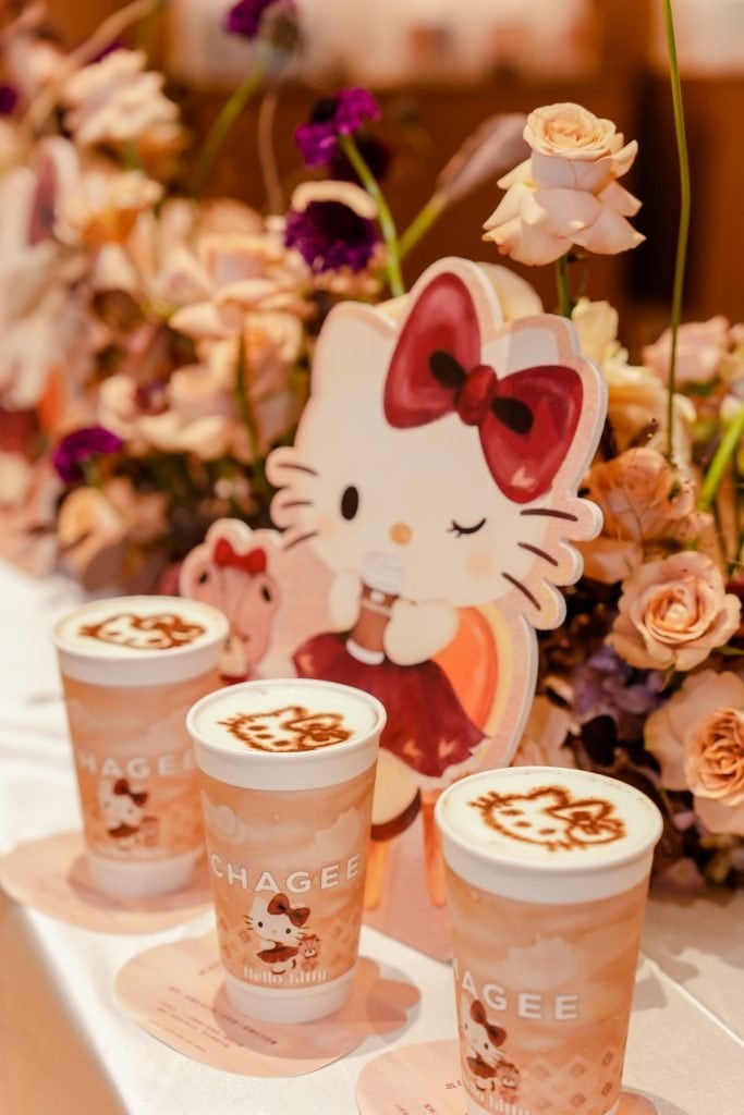 霸王茶姬 hellokitty (圖片來源:霸王茶姬)