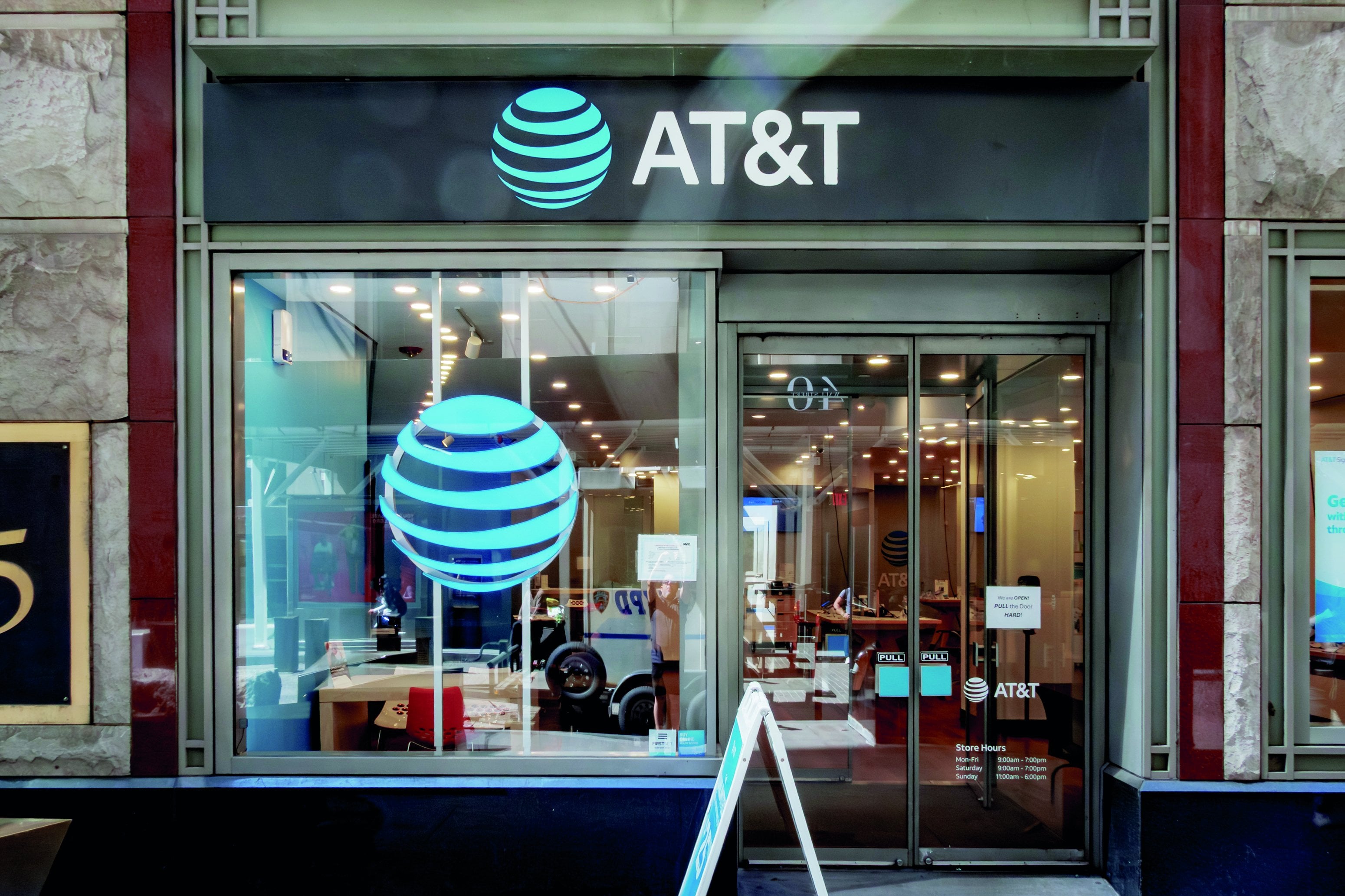 Why AT&T Is Betting Big on Open-Weight AI－By Belle Lin, by WSJ